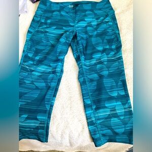 Free Motion Capri Yoga Pants